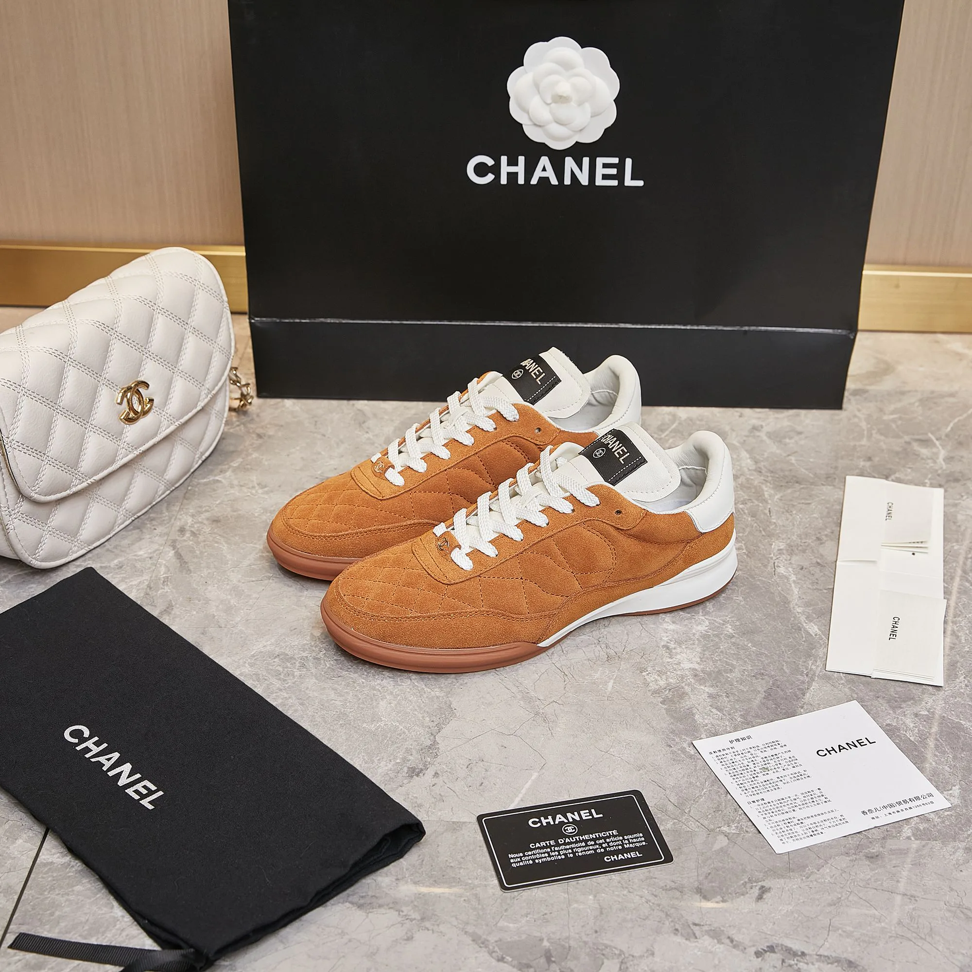 Кроссовки Женские Chanel 22060