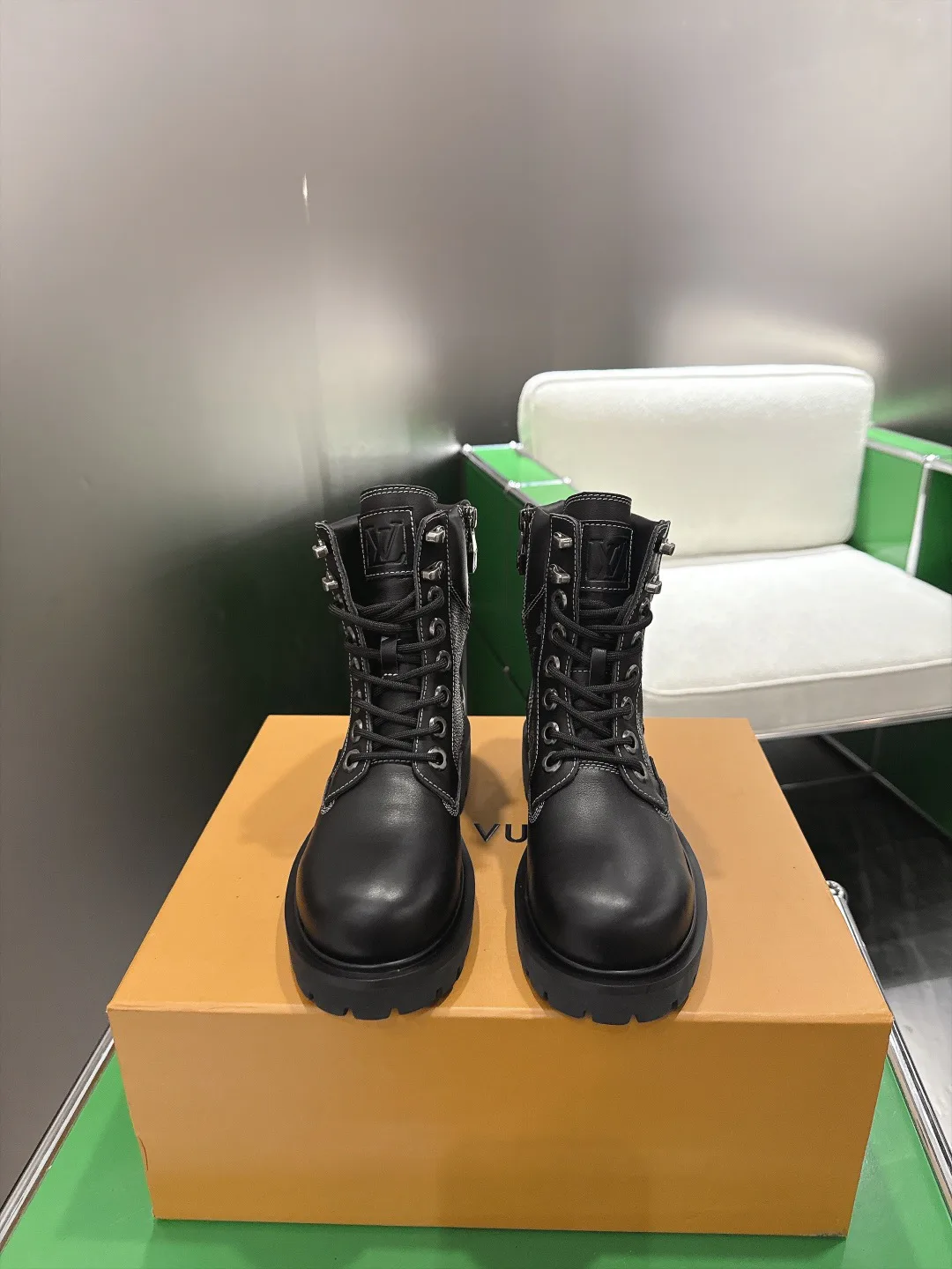 Ботинки Женские Louis Vuitton 18286123