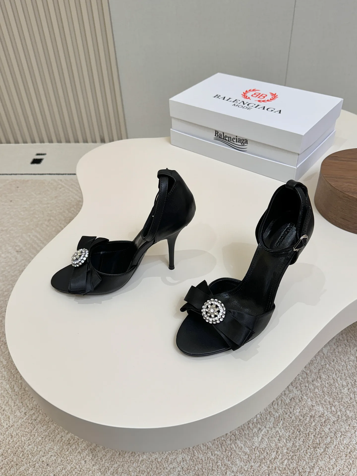 Босоножки Женские Balenciaga 18083170