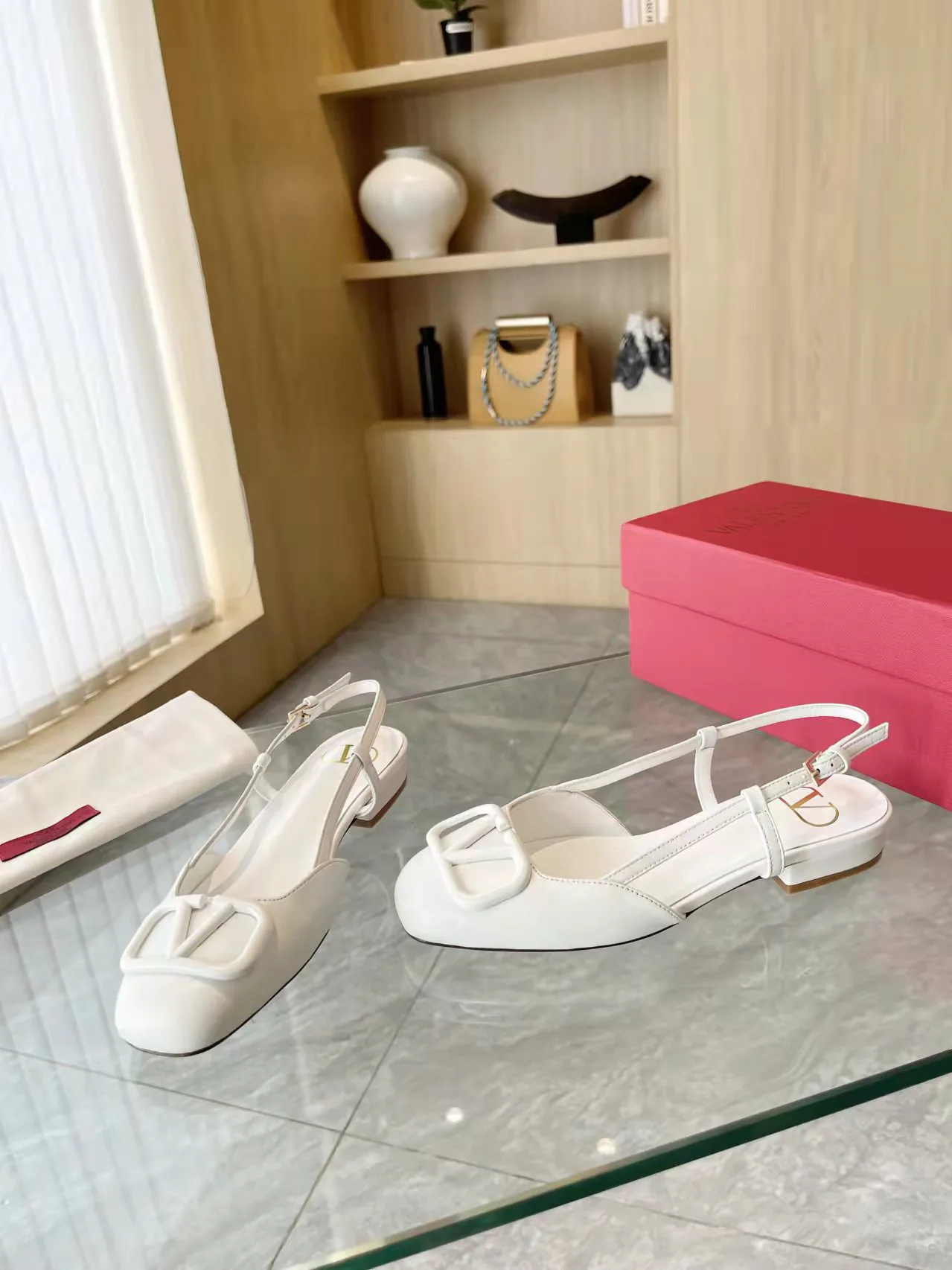 Босоножки Женские Valentino 11602197