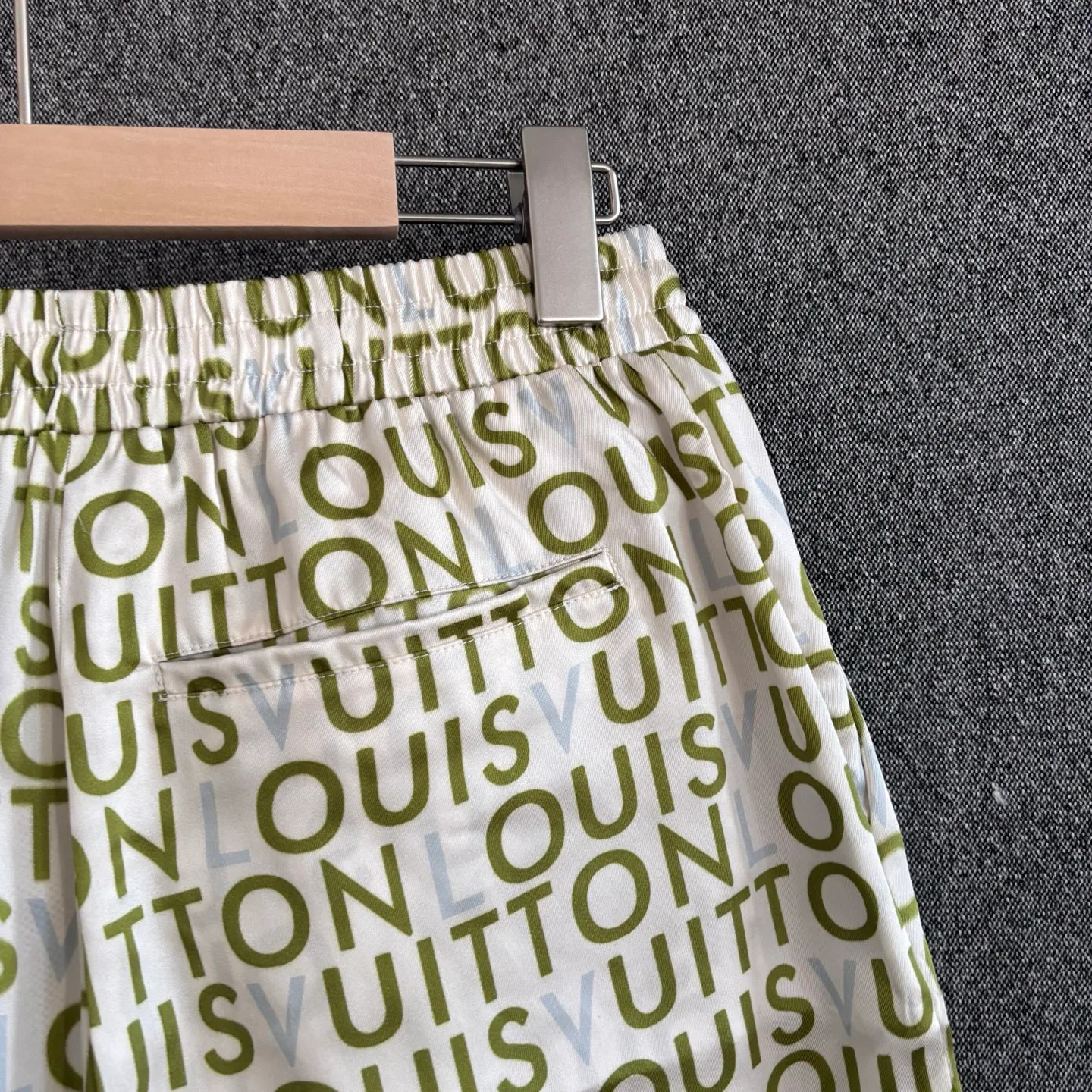 Шорты Женские Louis Vuitton 11787702