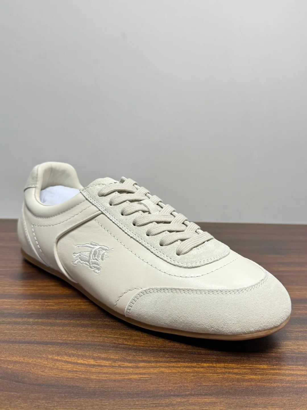 Кроссовки Женские Burberry 19716353