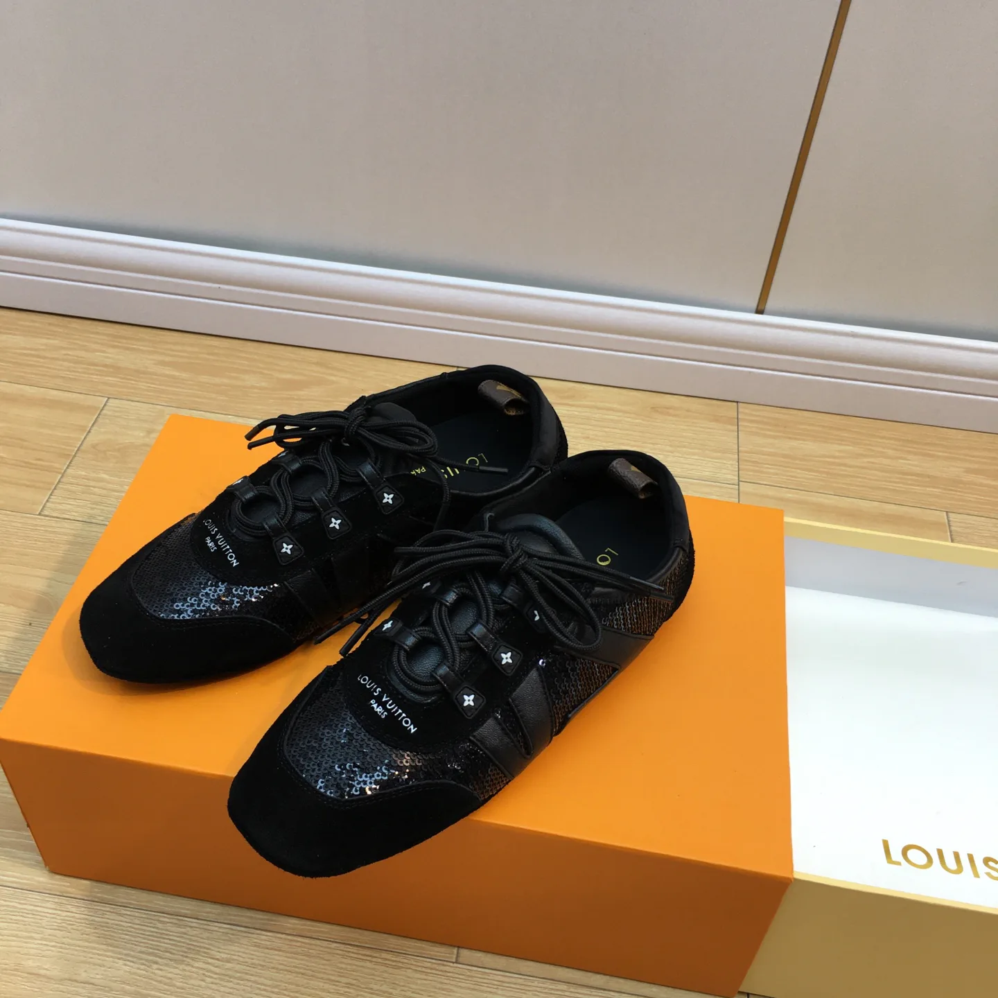 Кроссовки Женские Louis Vuitton 1590966