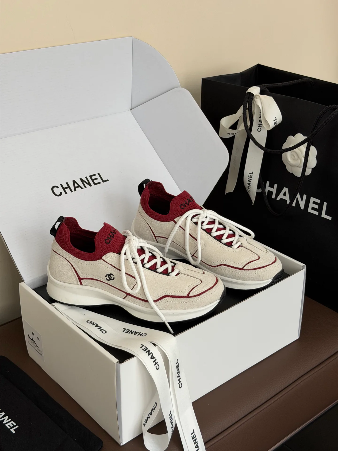 Кроссовки Женские Chanel 18073585