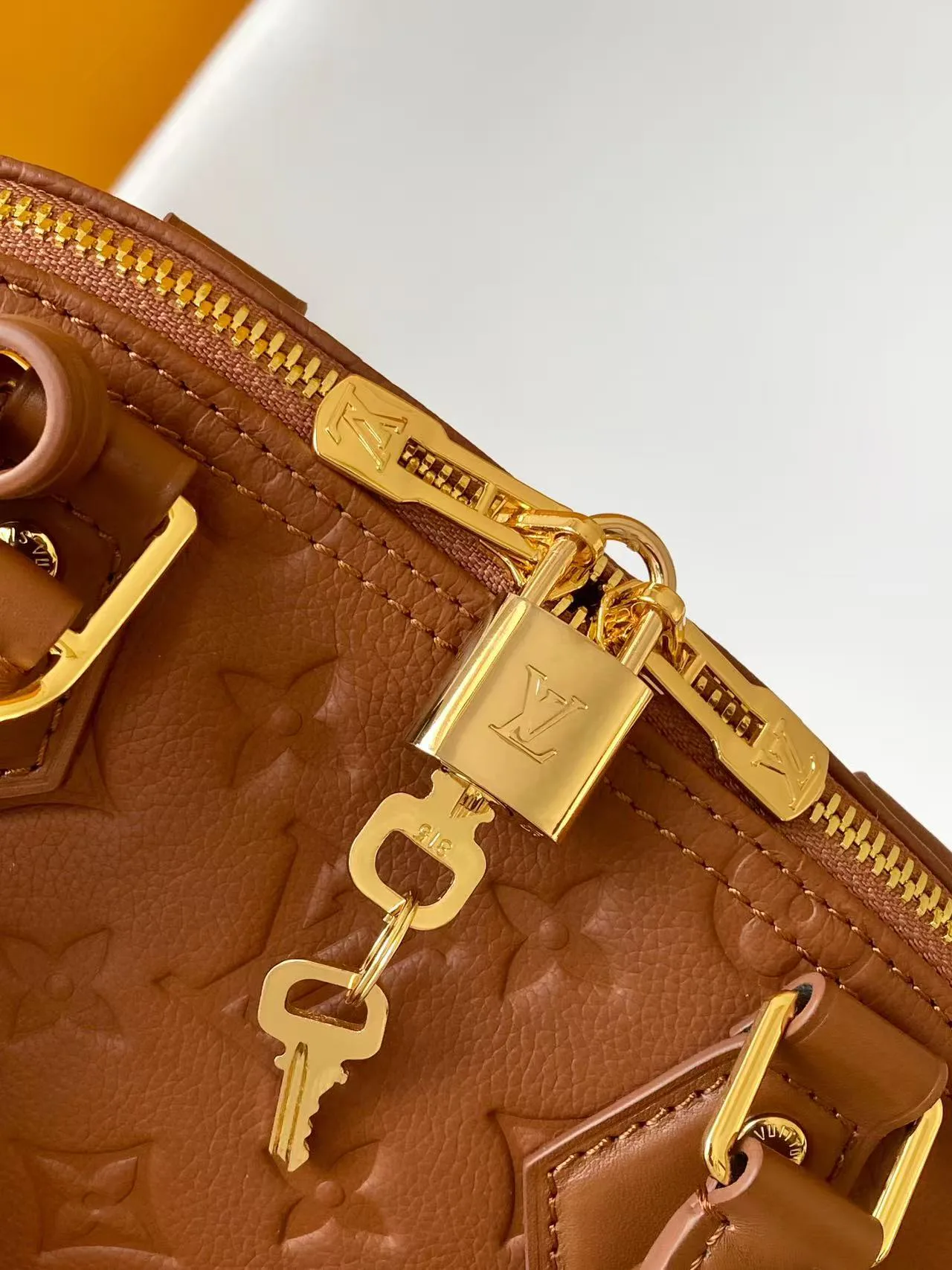 Классические Сумки Женские Louis Vuitton 11394954