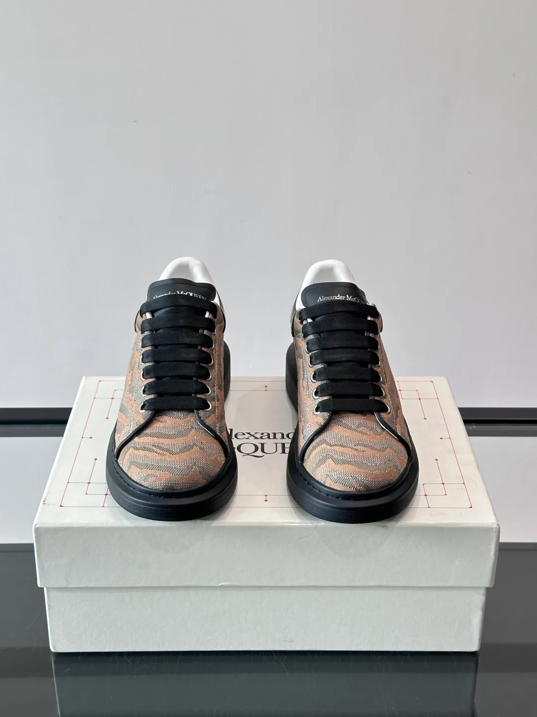 Кроссовки Женские Alexander Mcqueen 11170737