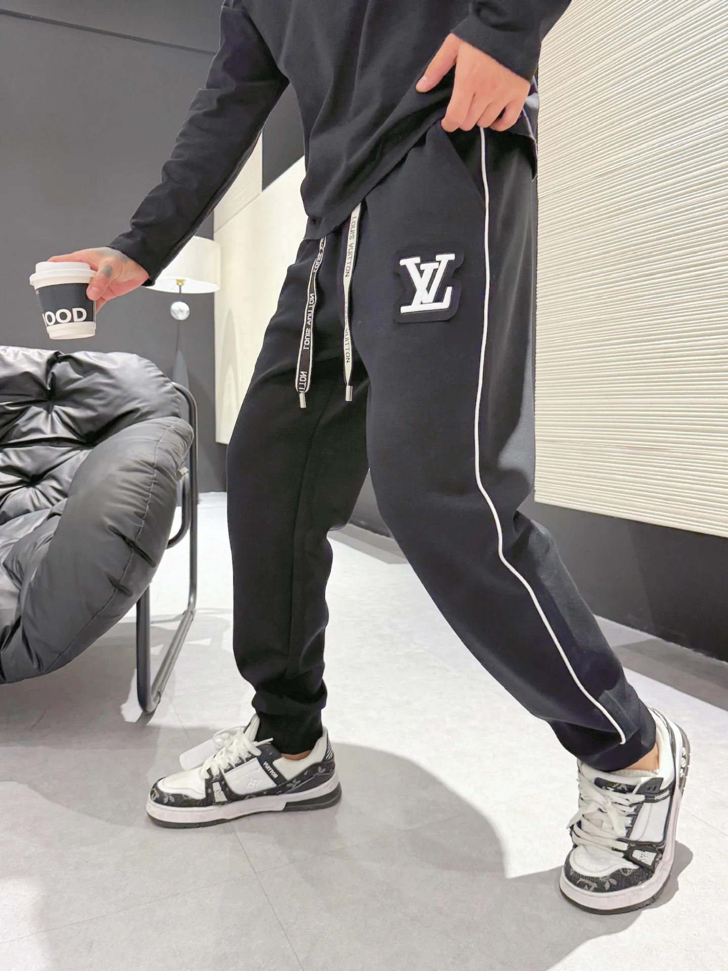 Брюки Мужские Louis Vuitton 998910