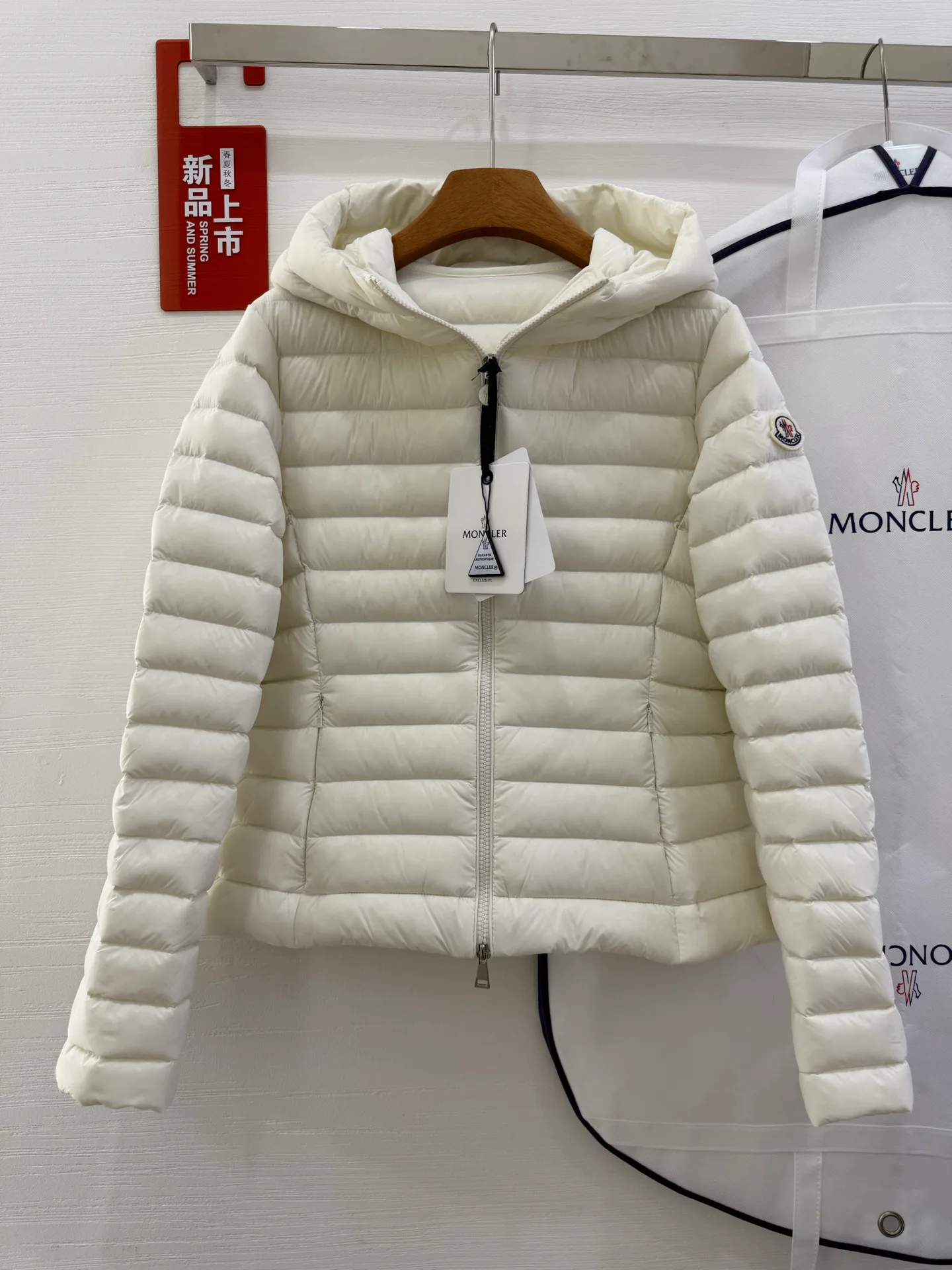 Куртки И Пуховики Женские Moncler 18825216