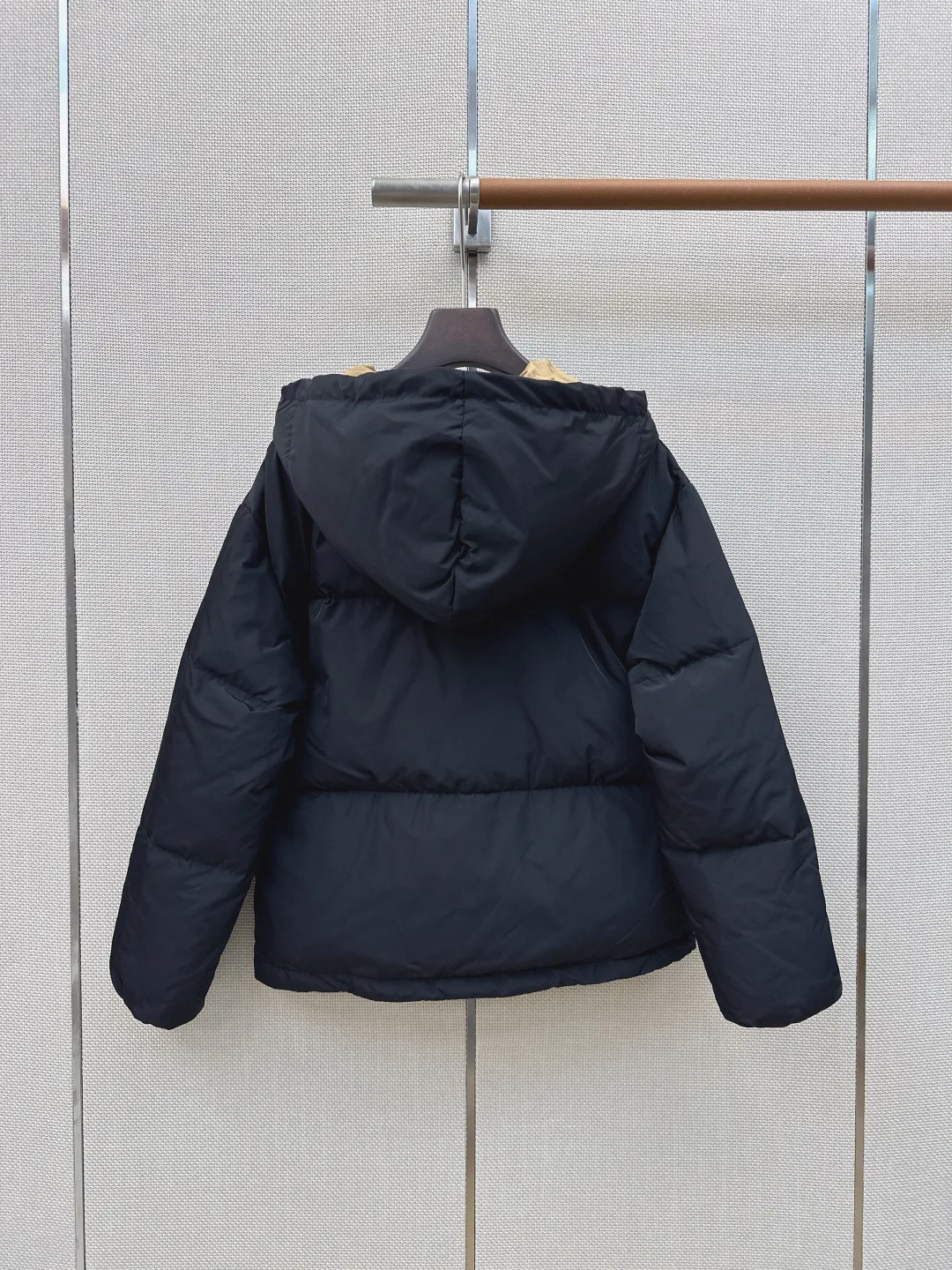Куртки И Пуховики Женские Prada 18183489
