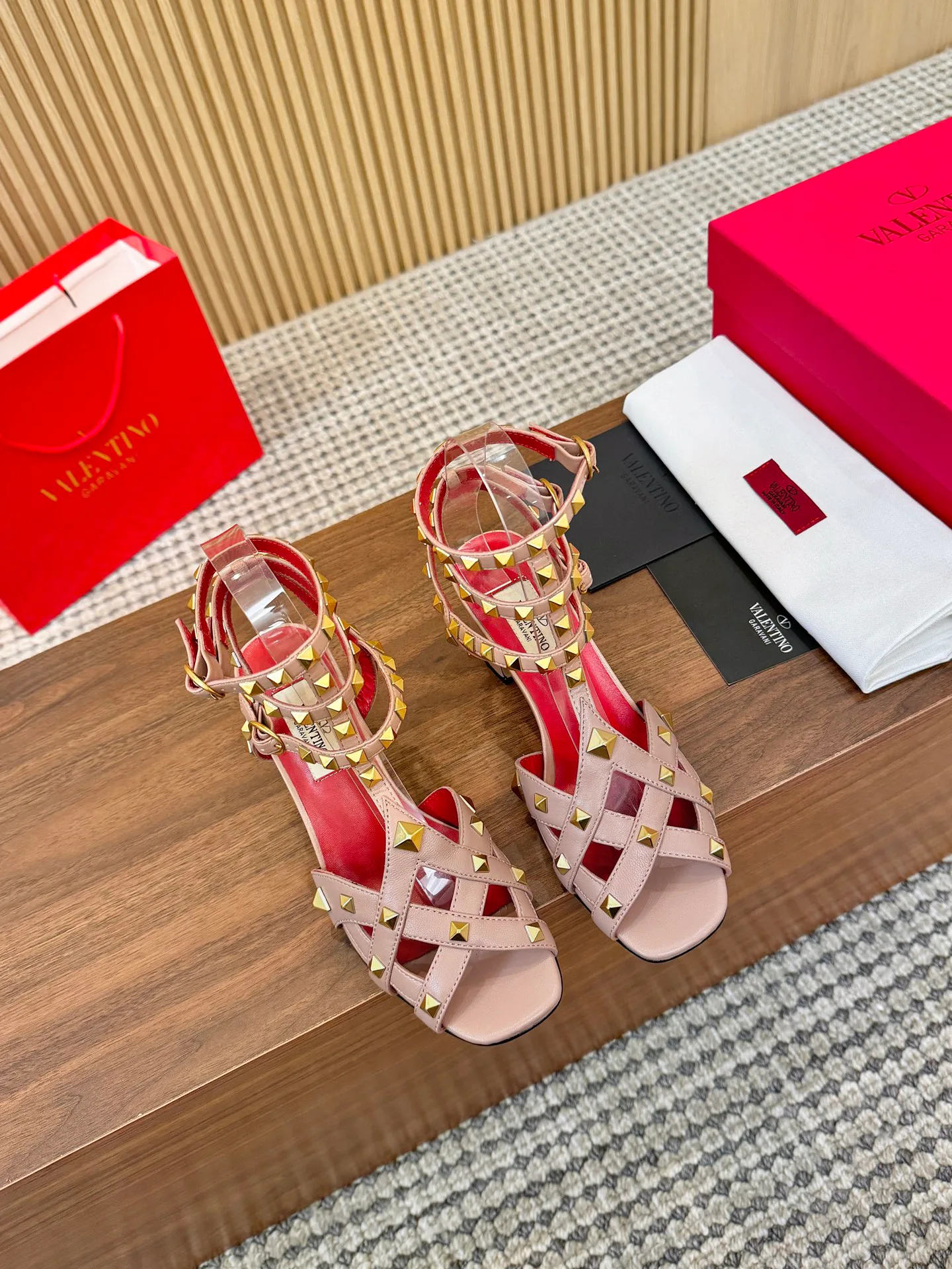 Босоножки Женские Valentino 12156395