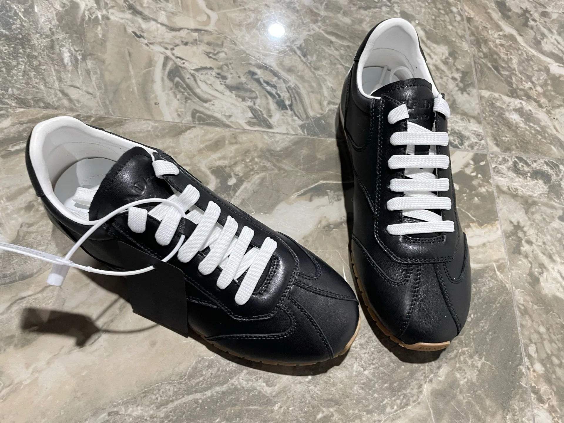 Кроссовки Женские Prada 9833769