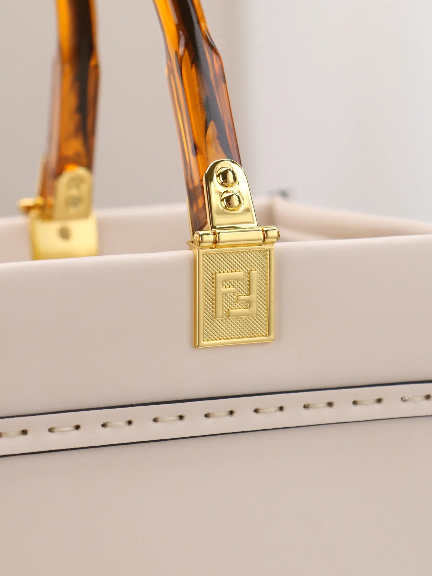 Классические Сумки Женские Fendi 18005131