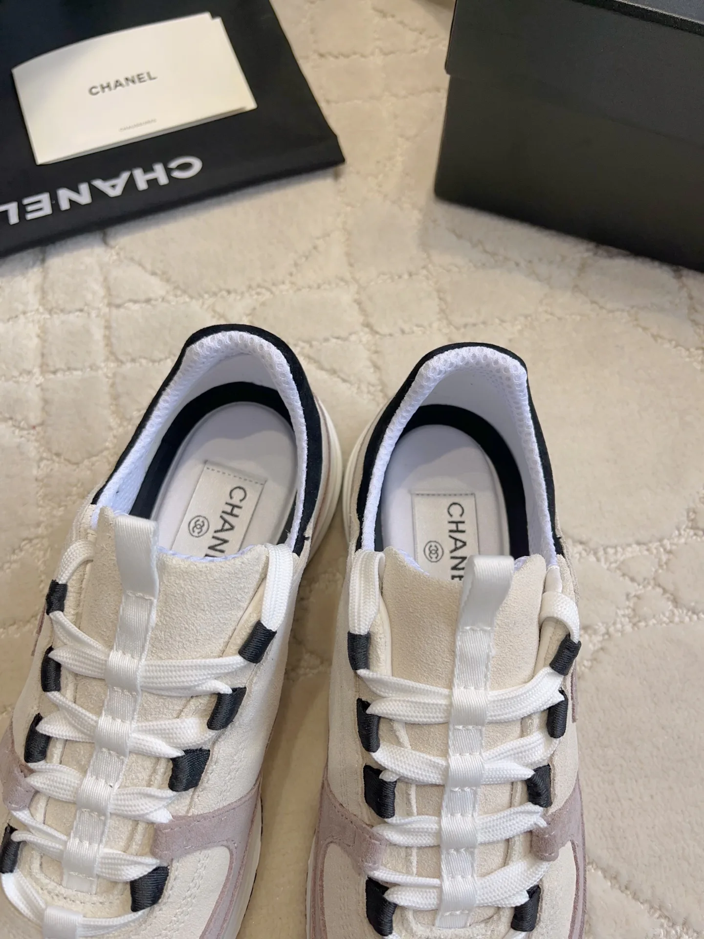 Кроссовки Женские Chanel 17936566