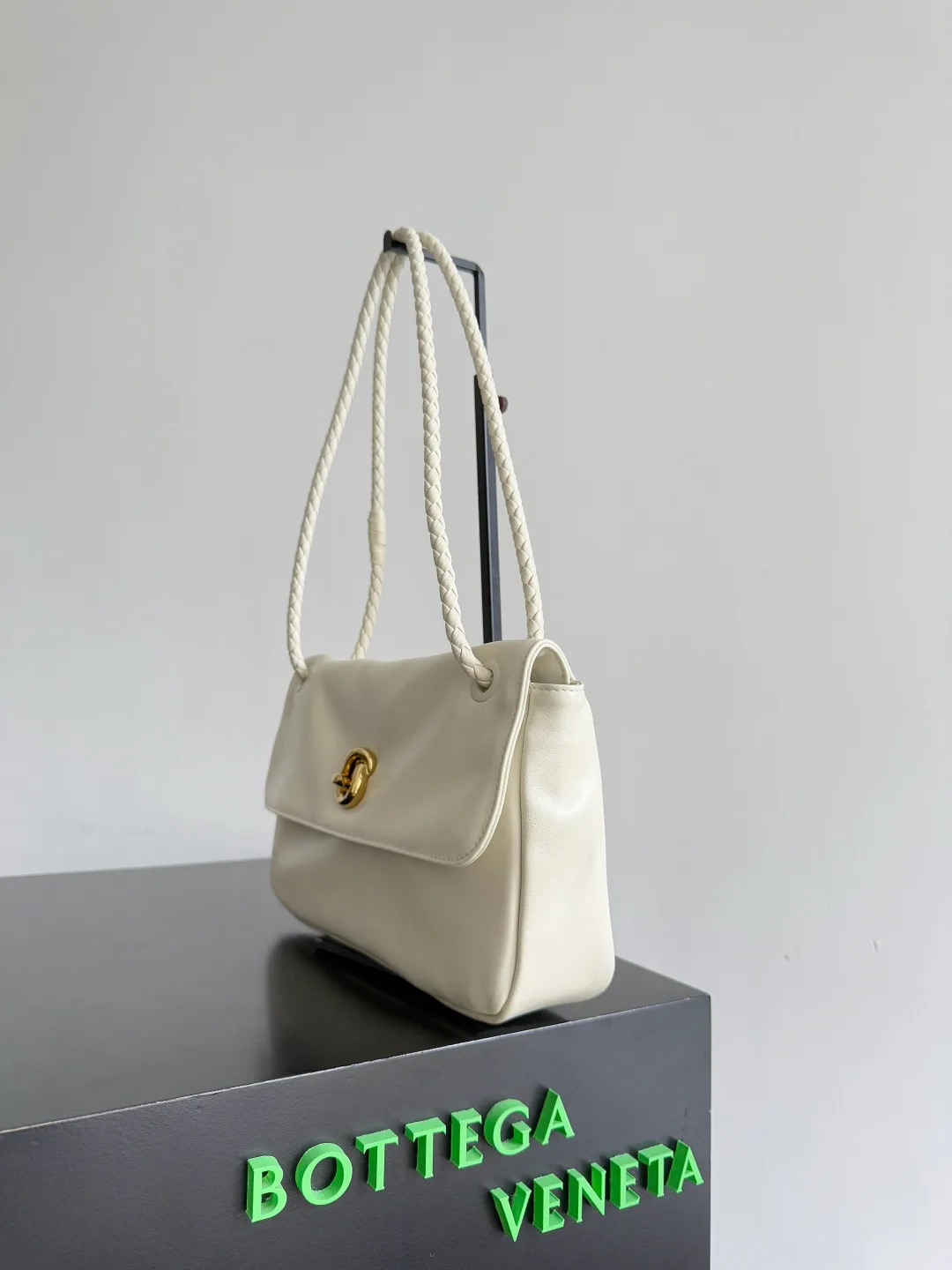 Классические Сумки Женские Bottega Veneta 17488703