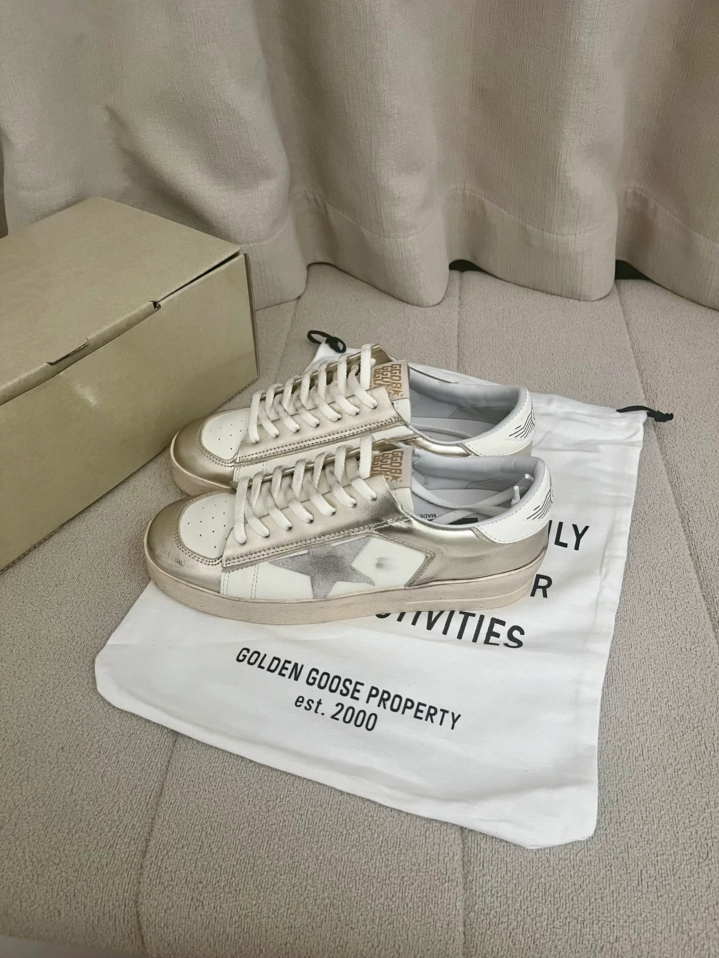 Кроссовки Женские Golden Goose 16941986