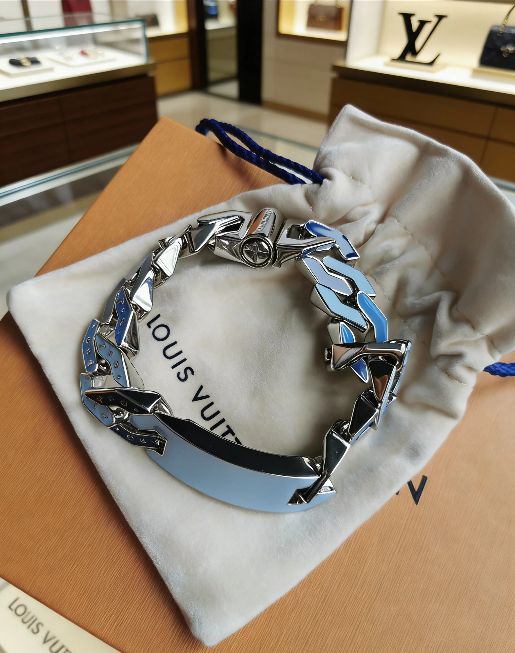 Бижутерия Louis Vuitton 11755902