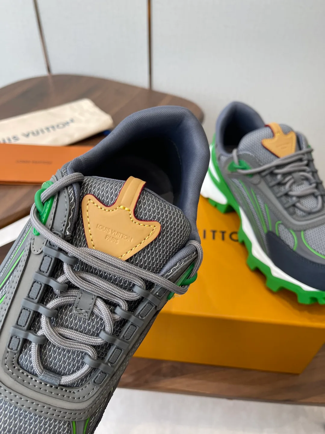 Кроссовки Мужские Louis Vuitton 11966338