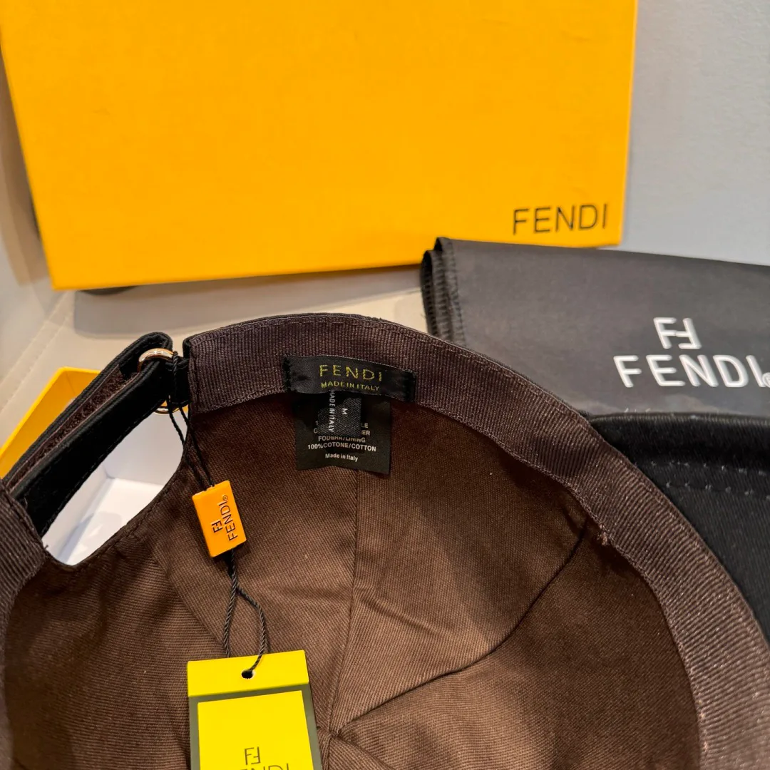 Головные Уборы Fendi 11529544
