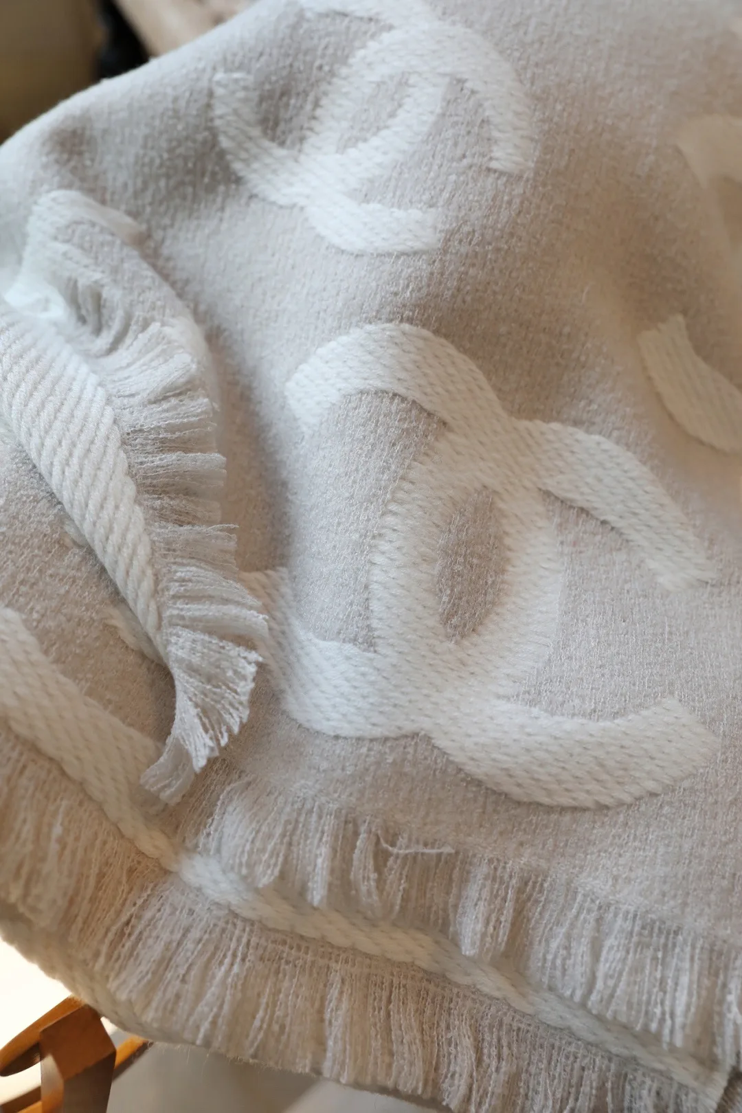 Шарфы Chanel 18618575