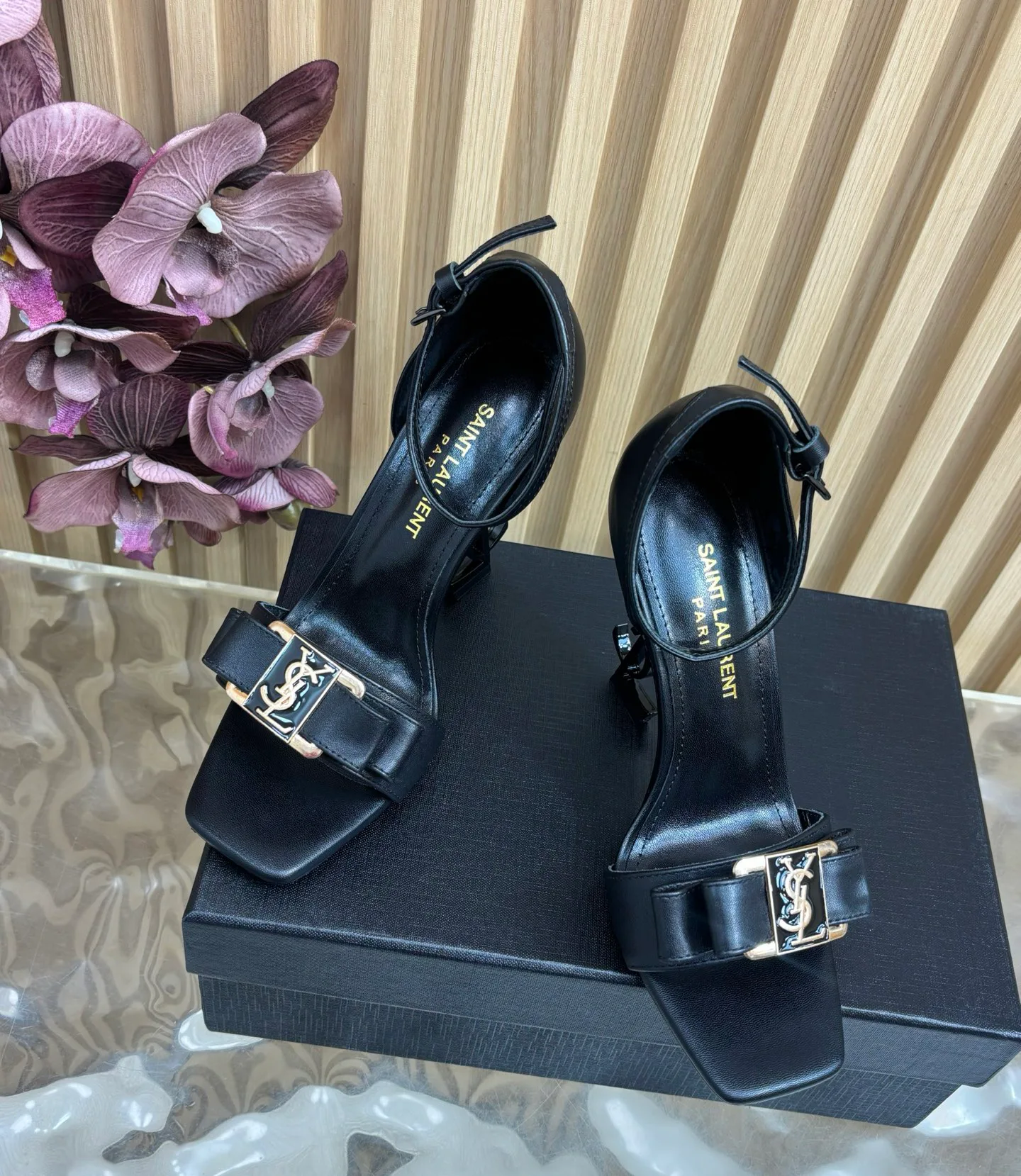 Босоножки Женские Saint Laurent 11490722
