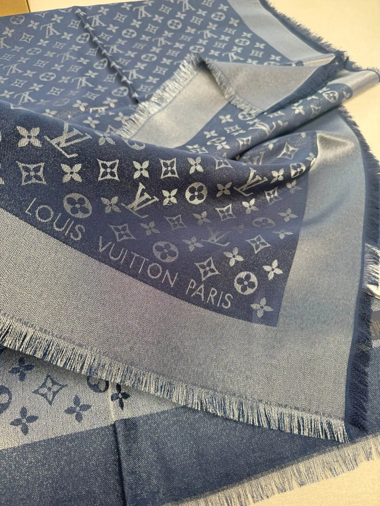 Шарфы Louis Vuitton 437764