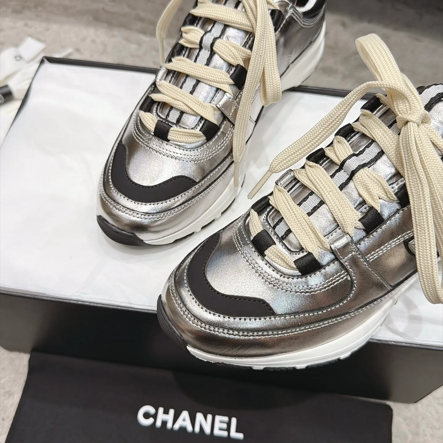 Кроссовки Женские Chanel 18627982