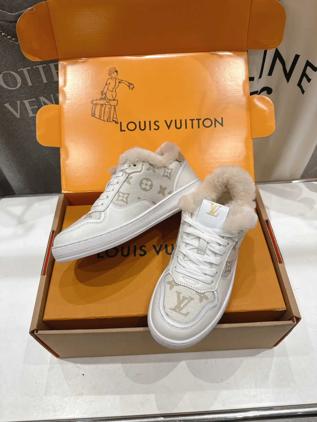 Кроссовки Женские Louis Vuitton 1056466