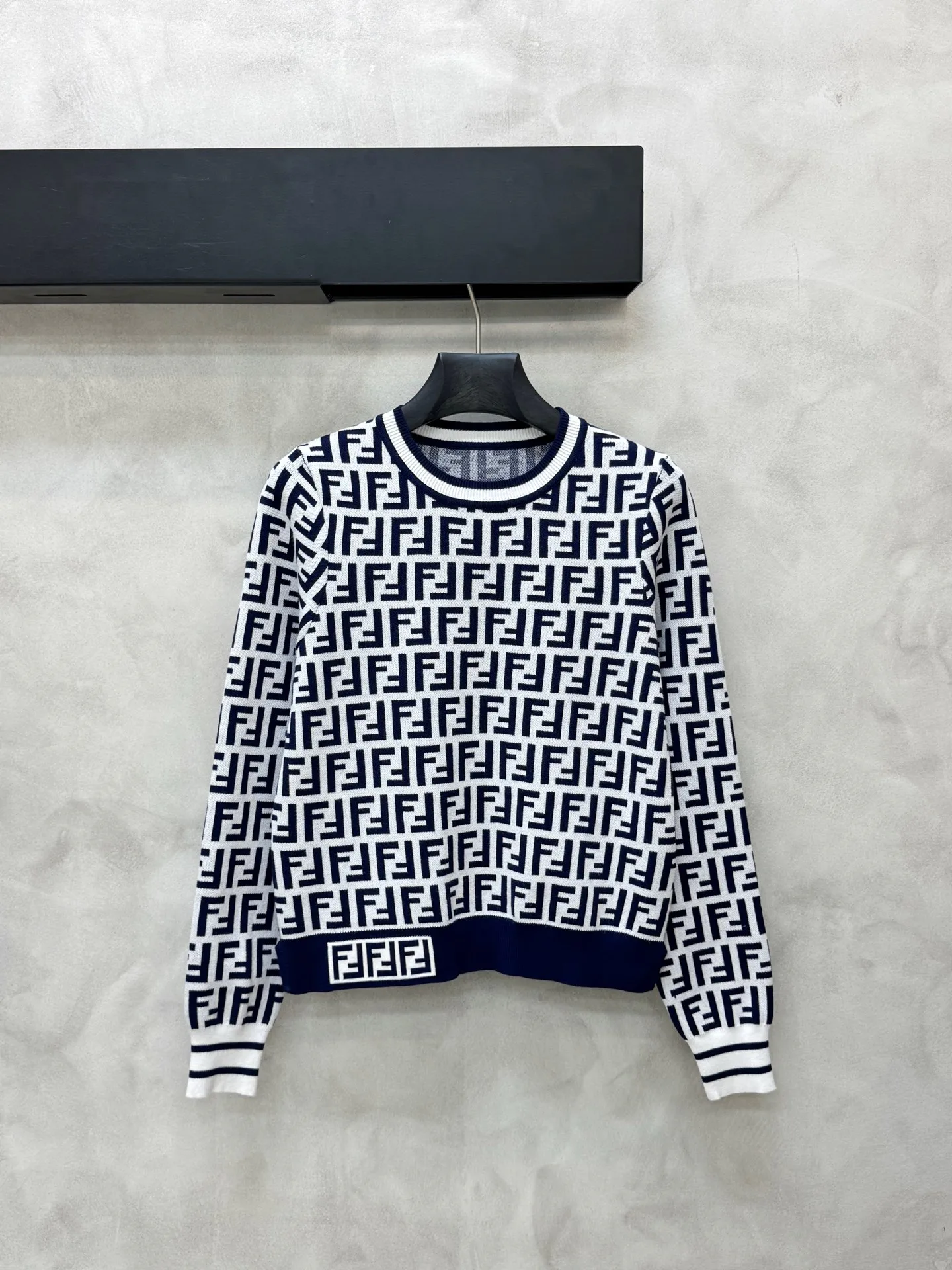 Джемперы И Свитеры Женские Fendi 18263230
