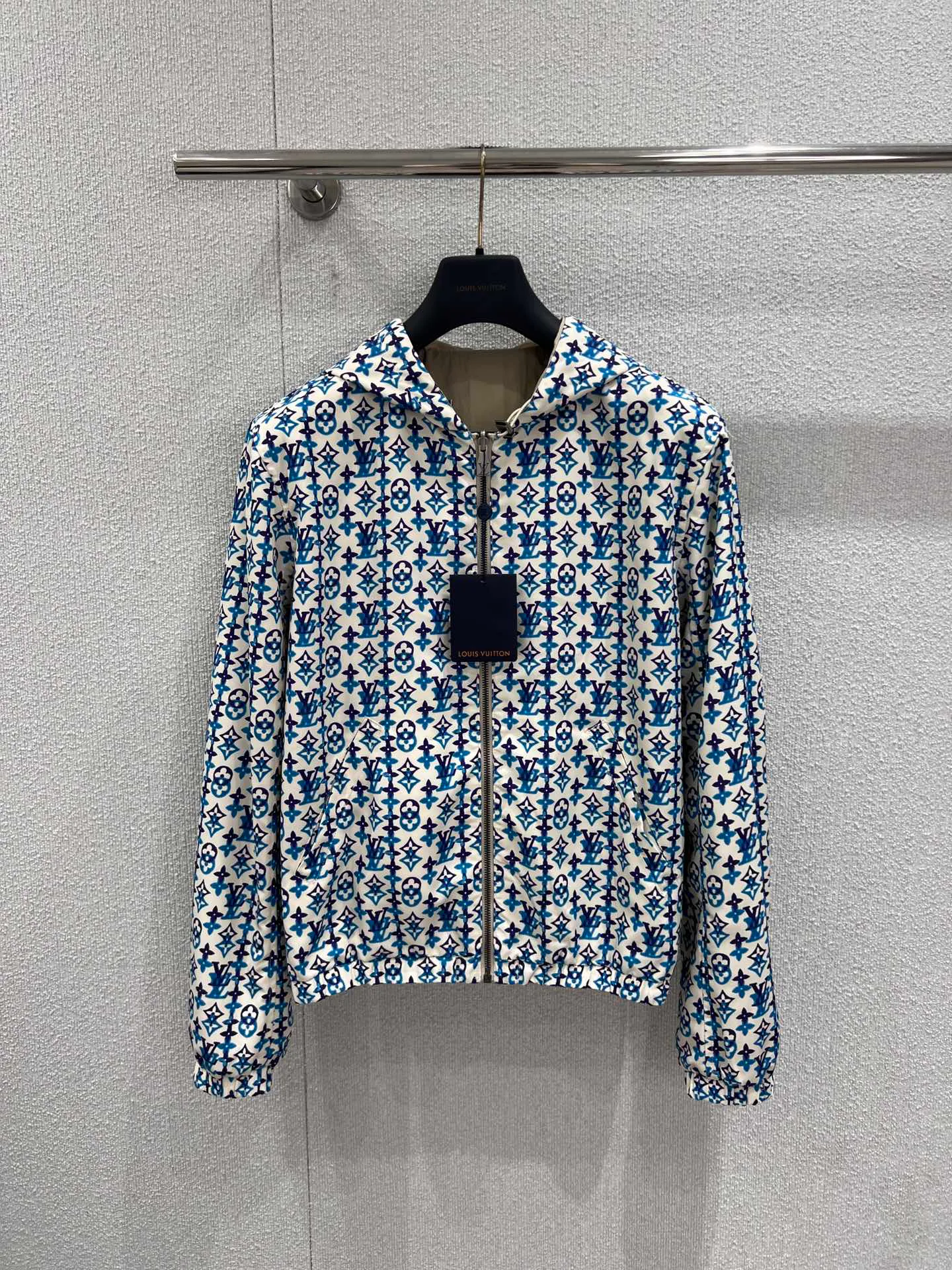 Куртки И Пуховики Женские Louis Vuitton 5066561