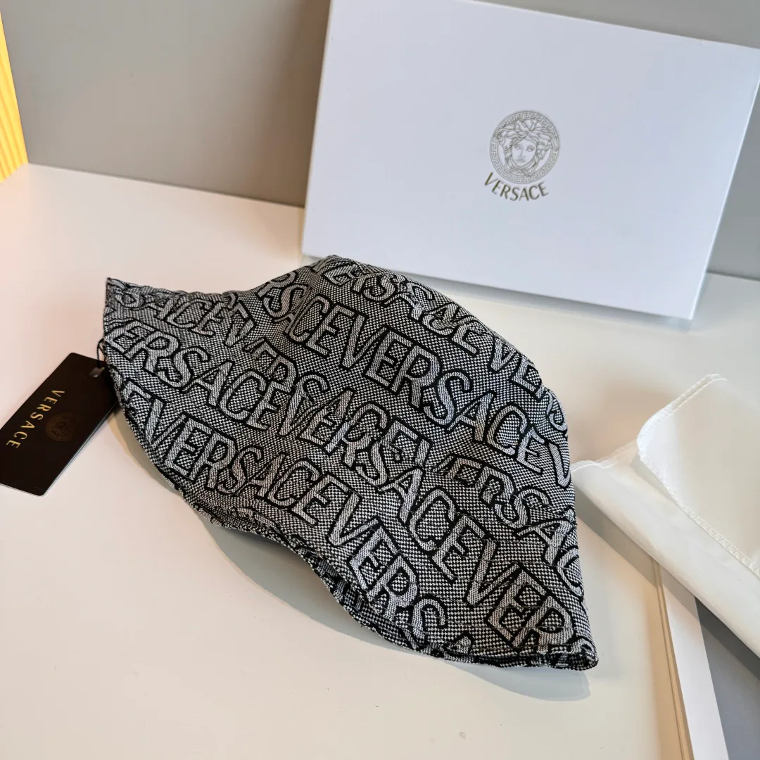Головные Уборы Versace 17467752