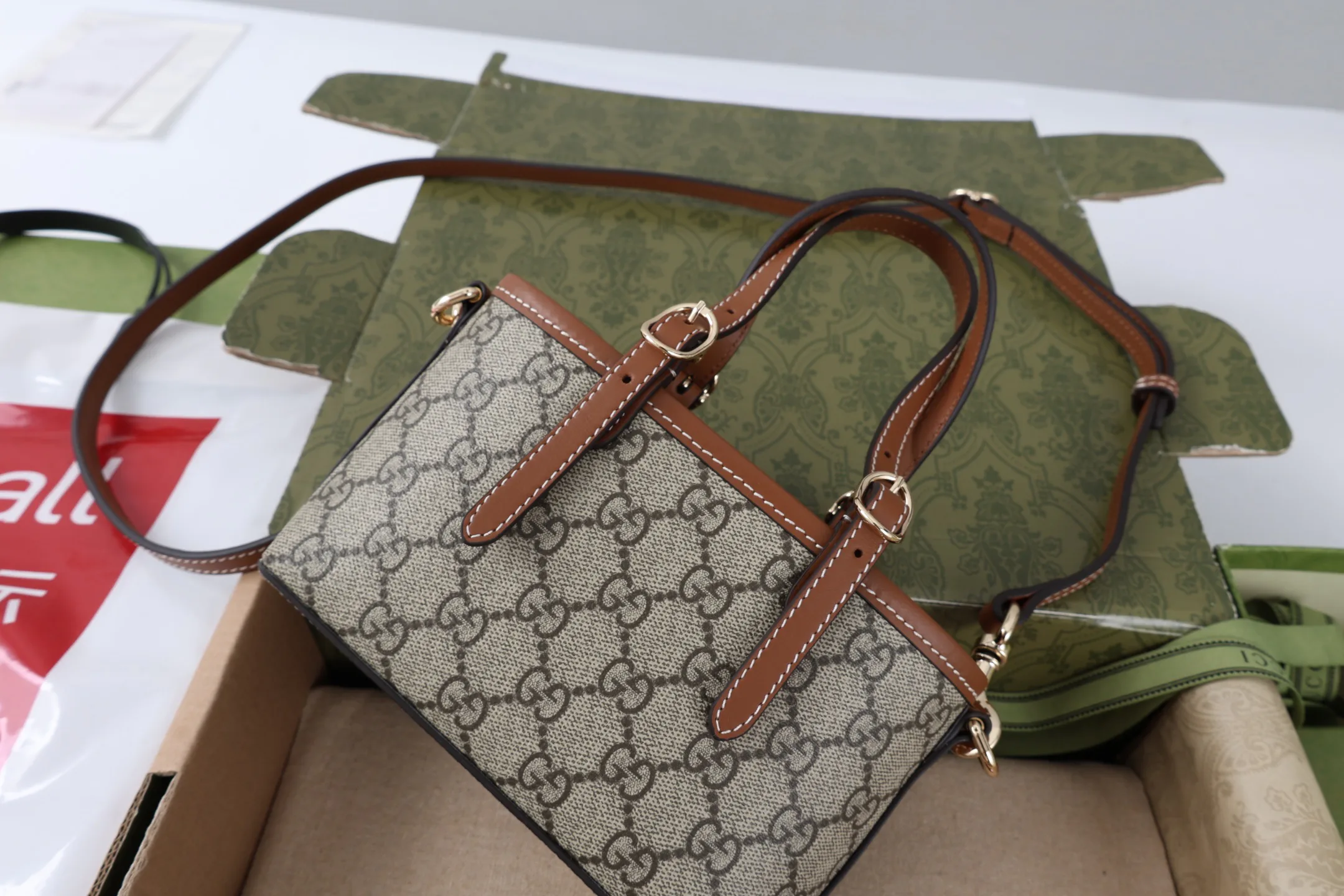 Классические Сумки Женские Gucci 10416699