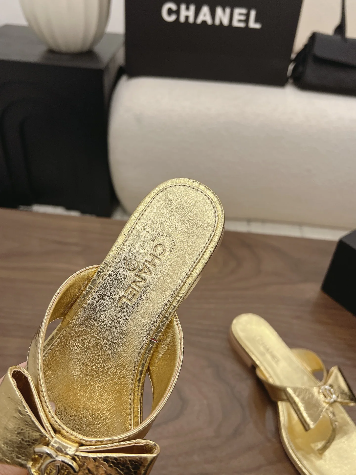 Шлепанцы Женские Chanel 17342716