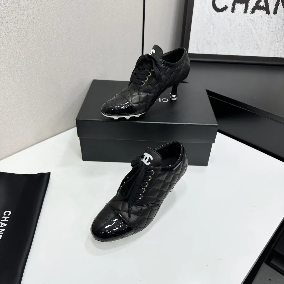 Кроссовки Женские Chanel 18436127