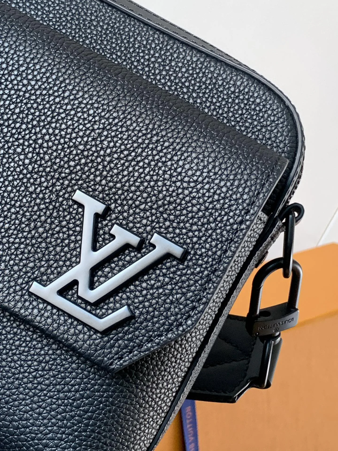Сумки На Ремне Женские Louis Vuitton 13435239
