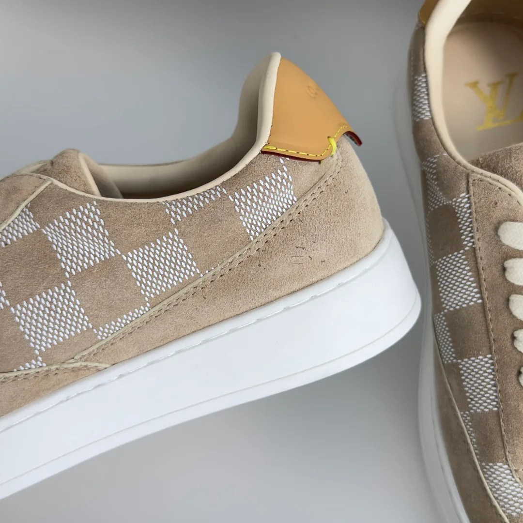 Кроссовки Женские Louis Vuitton 17950377