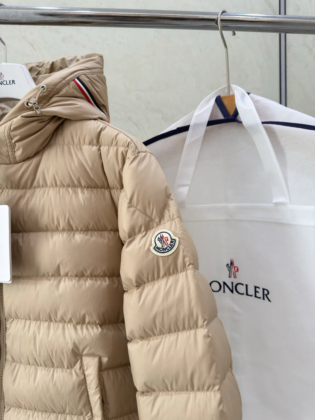 Куртки И Пуховики Женские Moncler 18690095