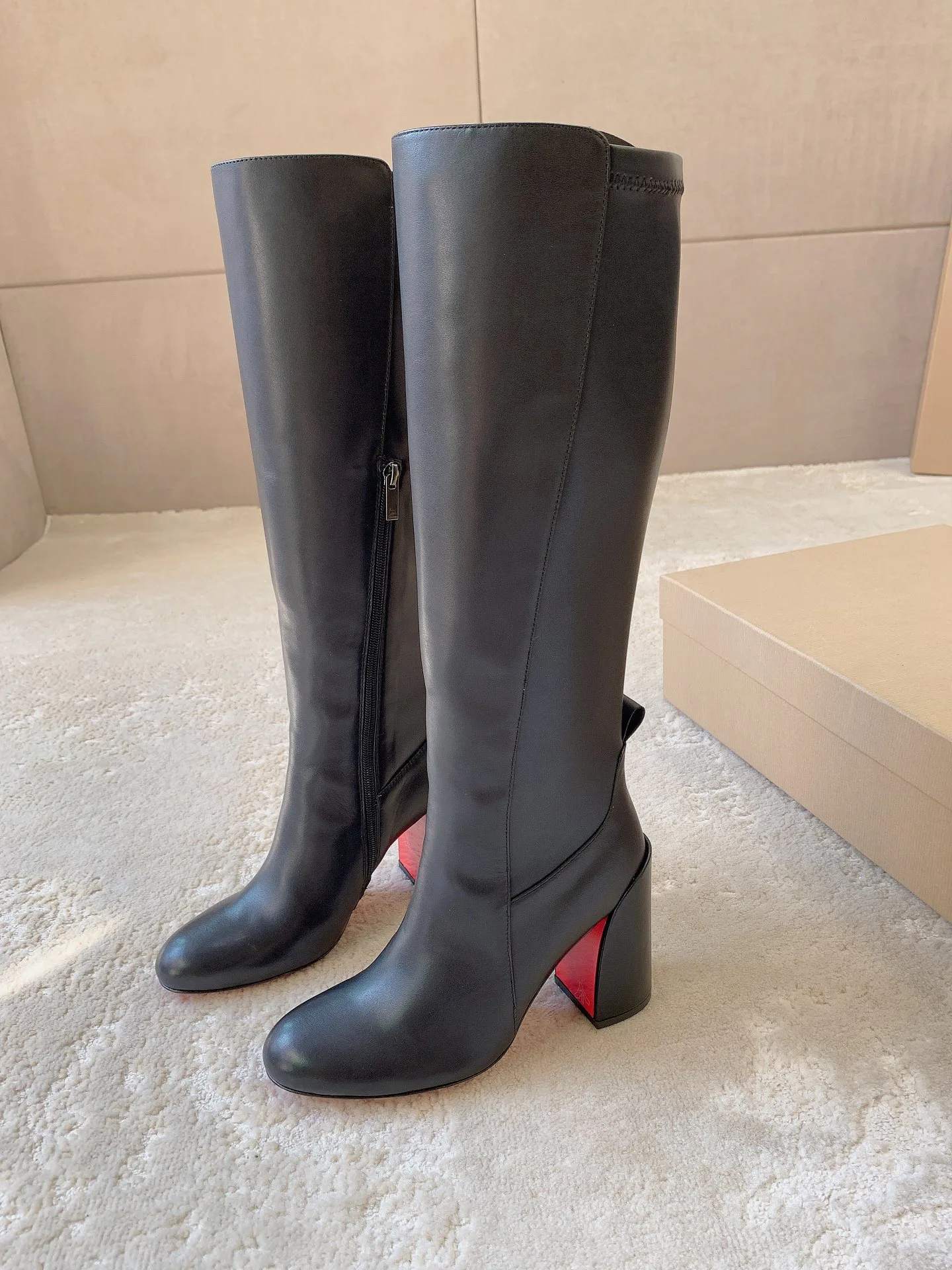 Сапоги Женские Christian Louboutin 17962835
