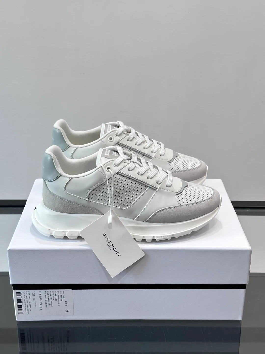 Кроссовки Мужские Givenchy 13553740