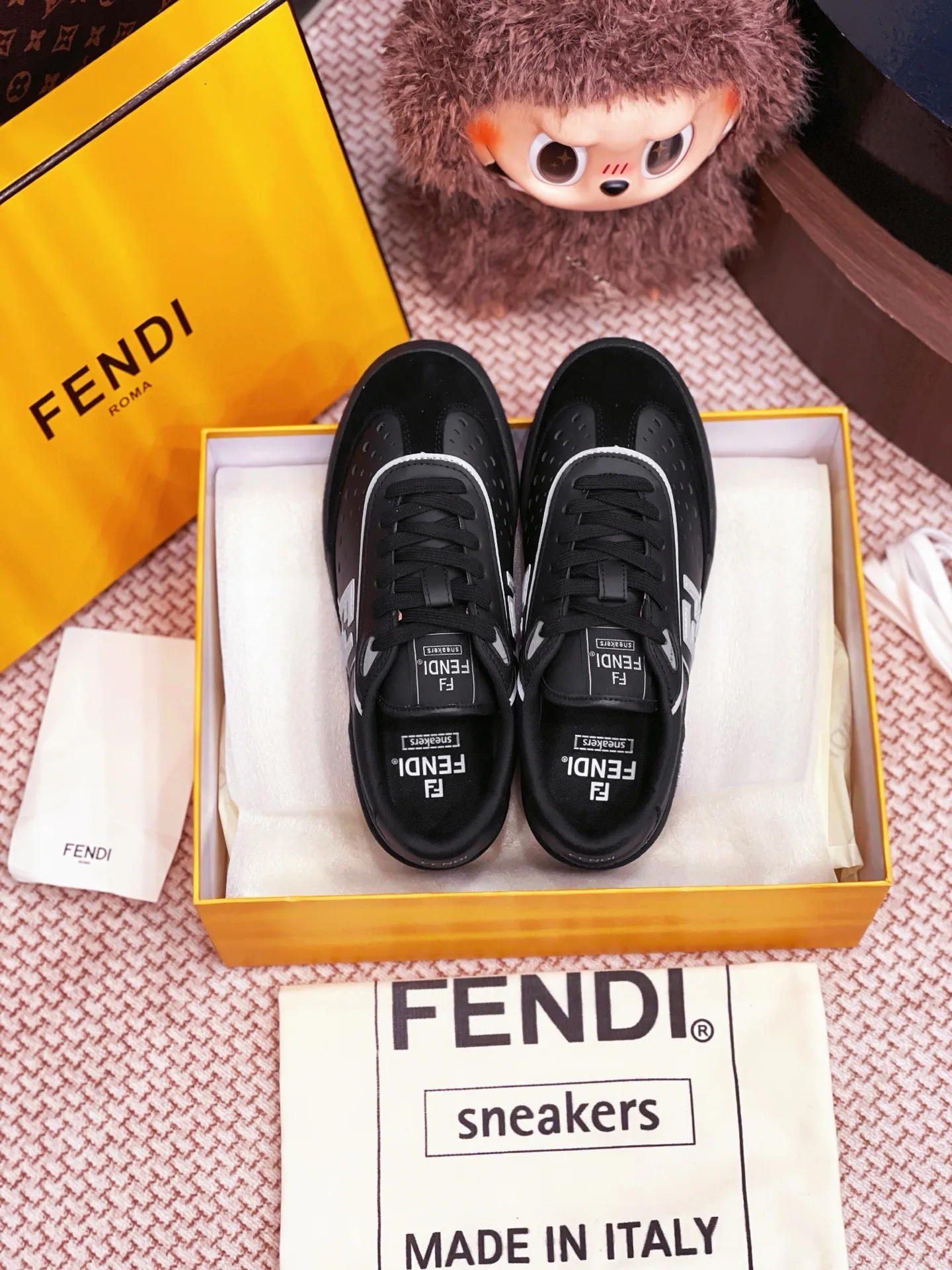 Кроссовки Женские Fendi 35355