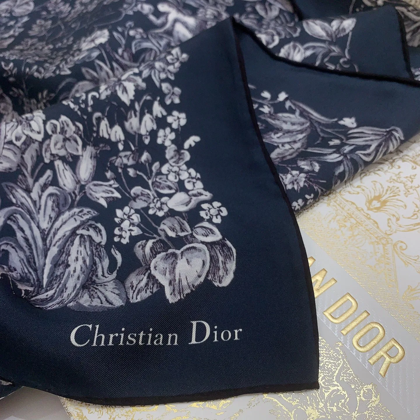 Платки Christian Dior 11262629