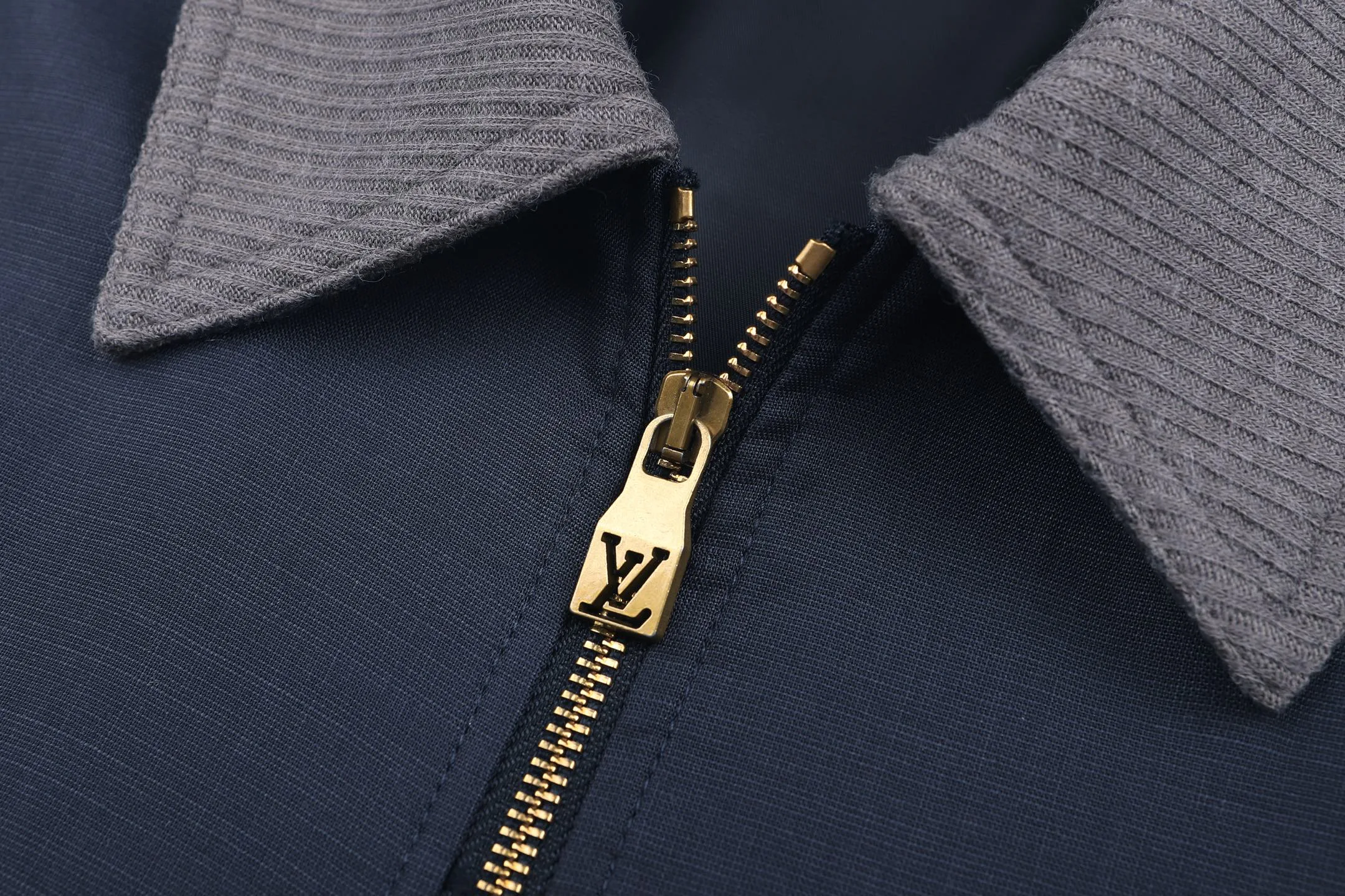 Куртки И Пуховики Мужские Louis Vuitton 17899239