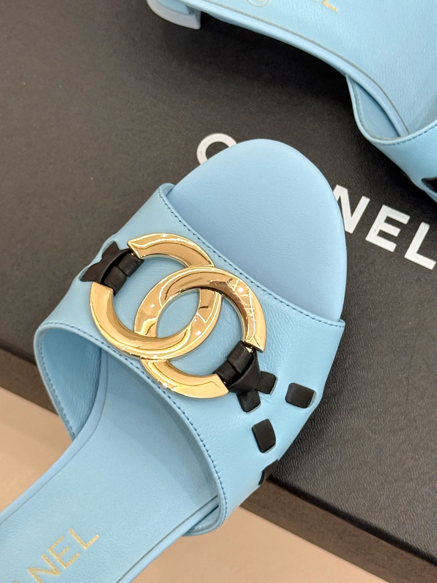 Босоножки Женские Chanel 16932253