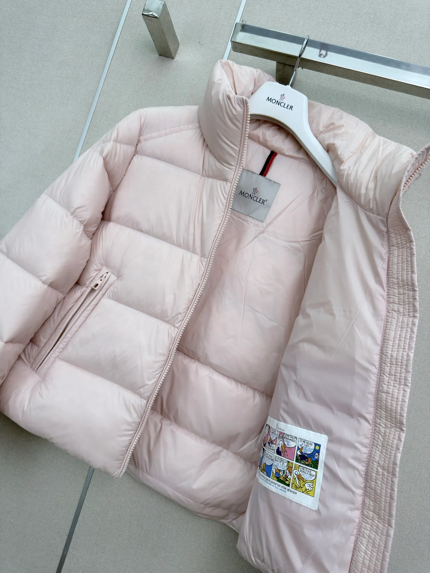 Куртки И Пуховики Женские Moncler 18439409