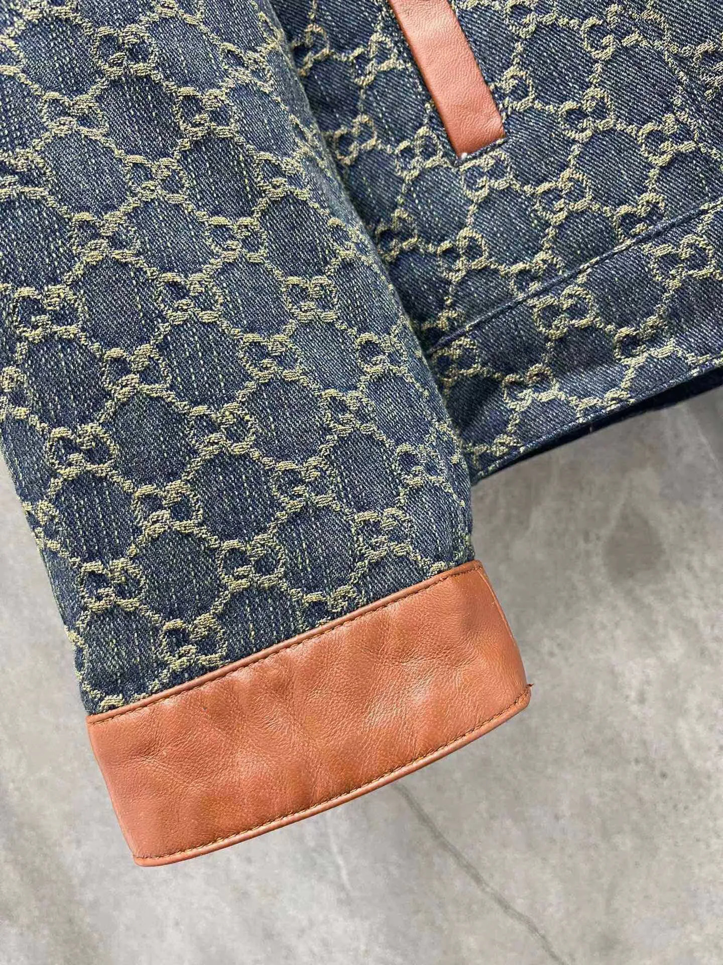 Куртки И Пуховики Женские Gucci 1415204