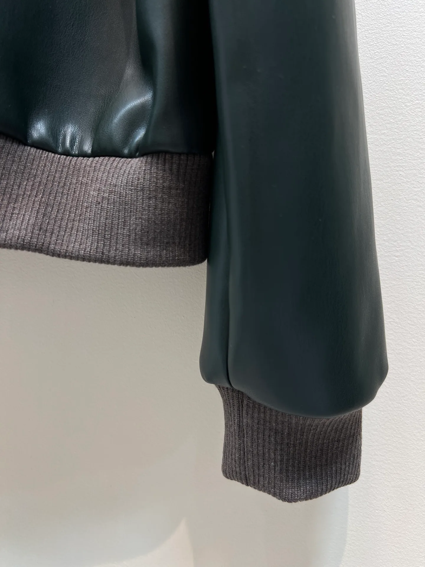 Кожаные Куртки И Дублёнки Женские Miu Miu 18204519
