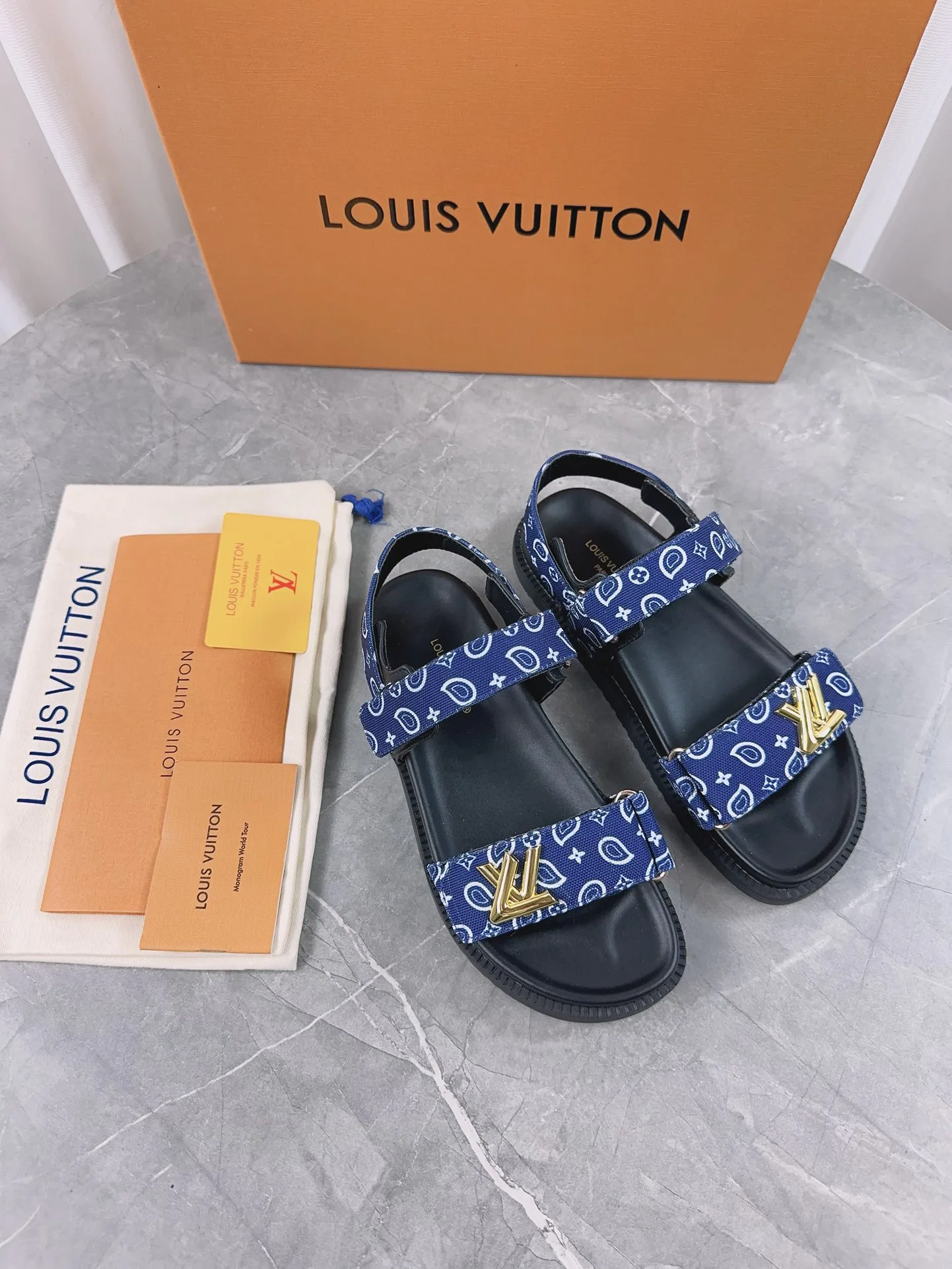 Сандалии Женские Louis Vuitton 12156571
