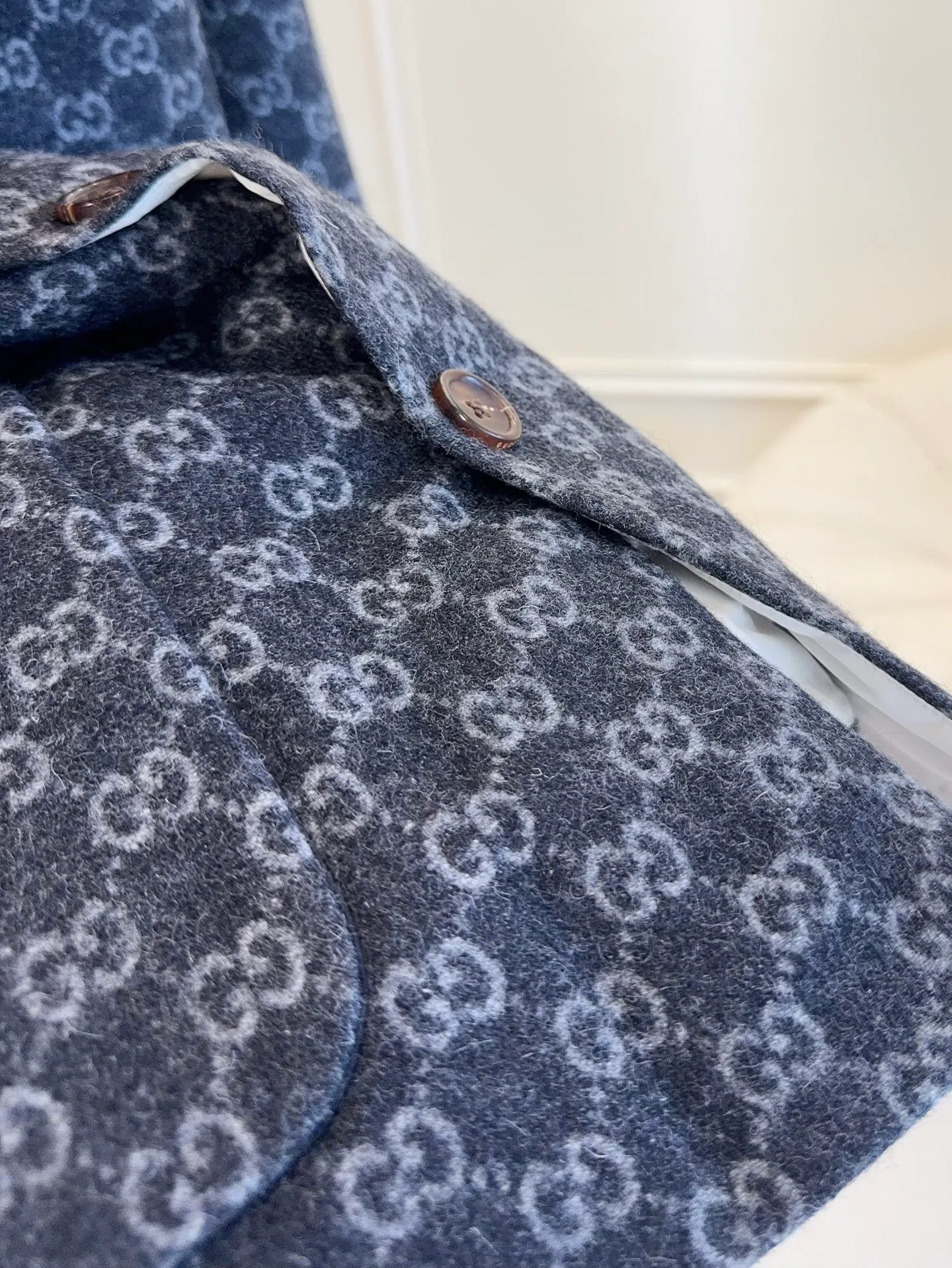 Куртки И Пуховики Женские Gucci 18866534