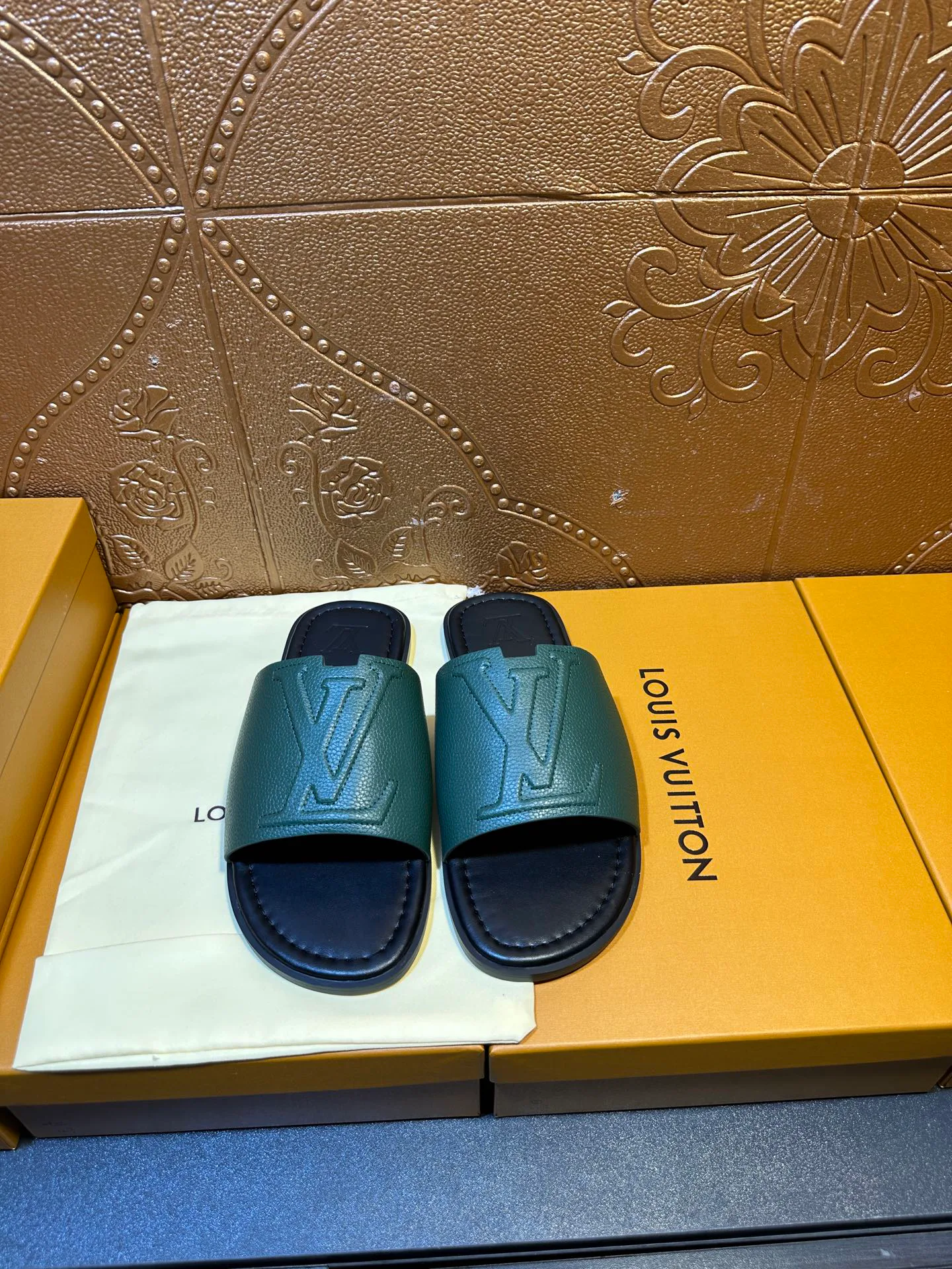 Шлепанцы Мужские Louis Vuitton 11488109