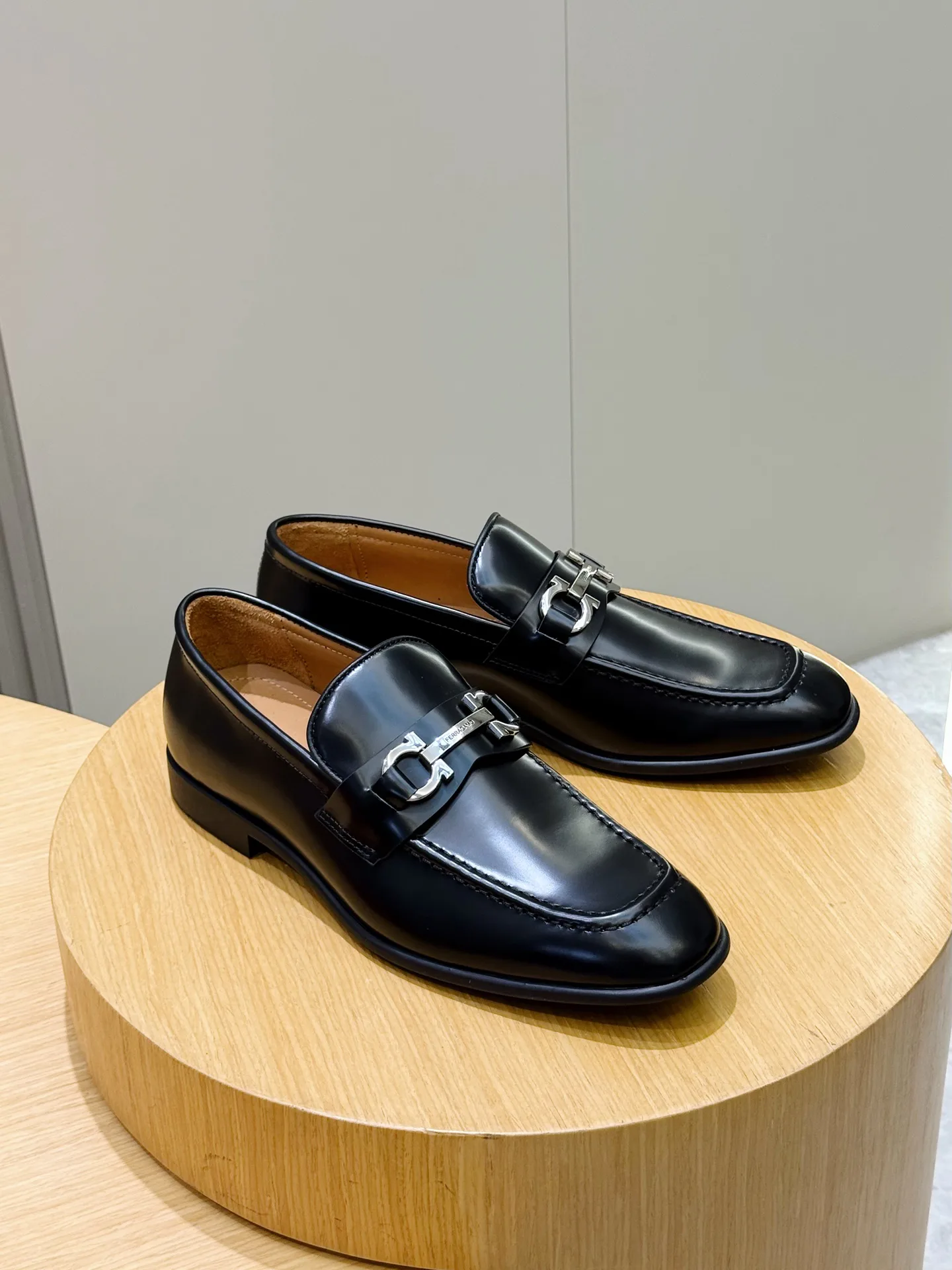Лоферы И Туфли Мужские Salvatore Ferragamo 18101486