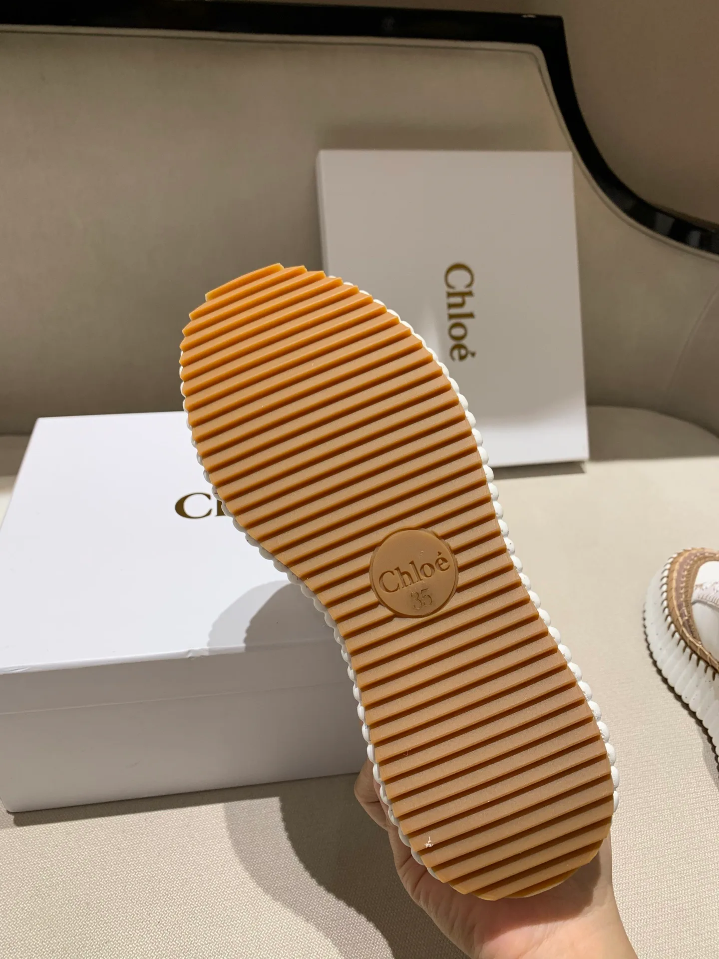 Кроссовки Женские Chloe 19240428